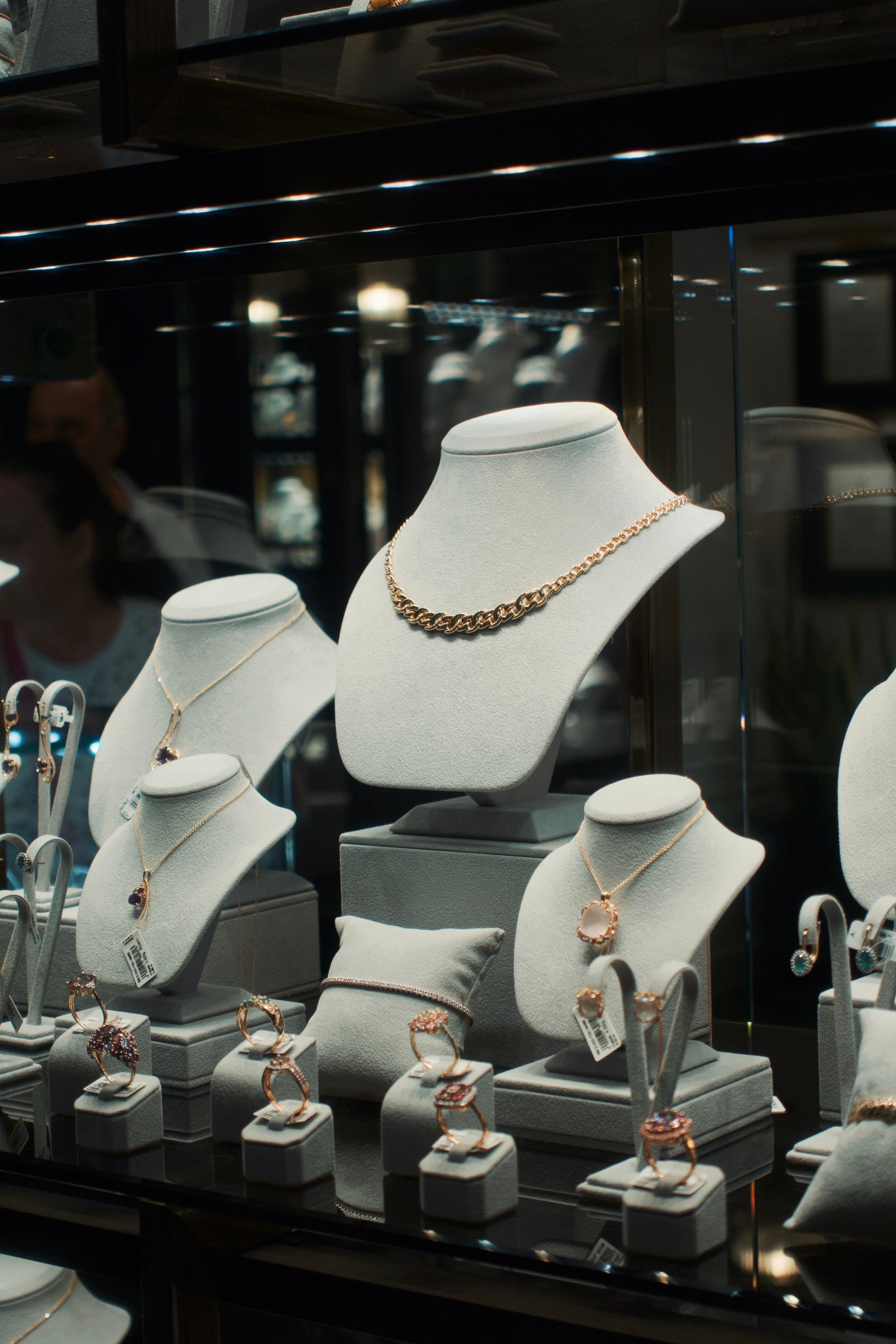 Diamond and precious stone jewelry